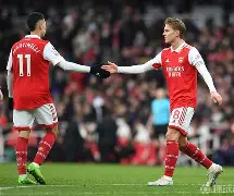 关于集结日英超传出新动向,拉齐奥队长鼓劲,管理层表态:底气十足,临场指挥获称赞的信息 关于集结日英超传出新动向,拉齐奥队长鼓劲,管理层表态:底气十足,临场指挥获称赞的信息