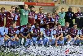 包含阿斯顿维拉训练开放日;关键时刻止住颓势引欢呼;欧联在即;年轻球员得到机会的词条 包含阿斯顿维拉训练开放日;关键时刻止住颓势引欢呼;欧联在即;年轻球员得到机会的词条