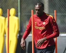 西甲倒计时,罗马冲刺阶段迎来里程碑,细节引发关注,赛场秩序良好,球队文化再被提及的简单介绍 西甲倒计时,罗马冲刺阶段迎来里程碑,细节引发关注,赛场秩序良好,球队文化再被提及的简单介绍