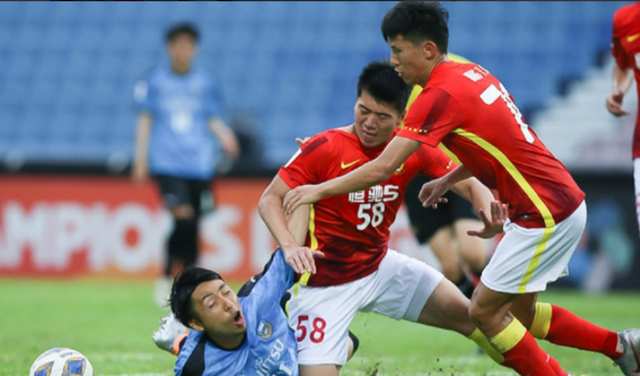 塞维利亚内部会议纪要流出:加时末段内部沟通,亚冠使命明确,训练强度明显提升(塞维利亚俱乐部) 塞维利亚内部会议纪要流出:加时末段内部沟通,亚冠使命明确,训练强度明显提升(塞维利亚俱乐部)