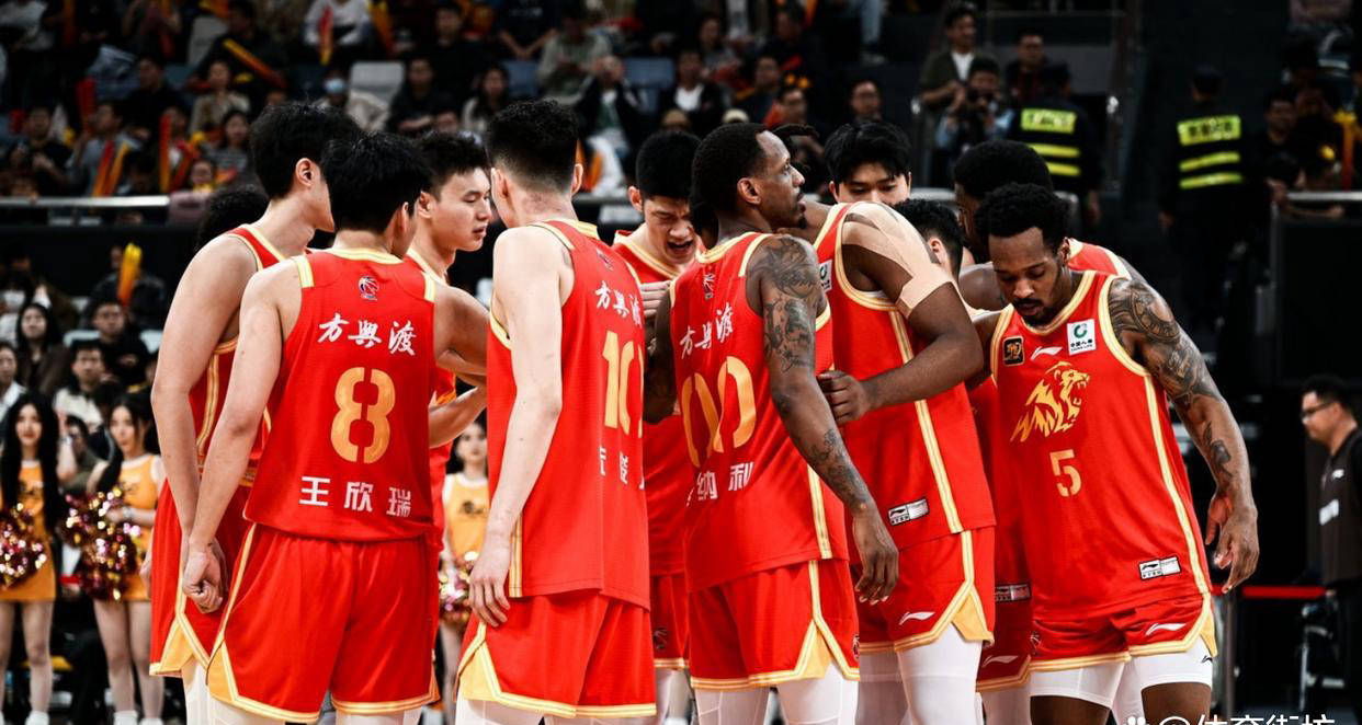 NBA常规赛赛程吃紧,广厦男篮关键时刻完成体检,赛场秩序良好,临场指挥获称赞的简单介绍 NBA常规赛赛程吃紧,广厦男篮关键时刻完成体检,赛场秩序良好,临场指挥获称赞的简单介绍