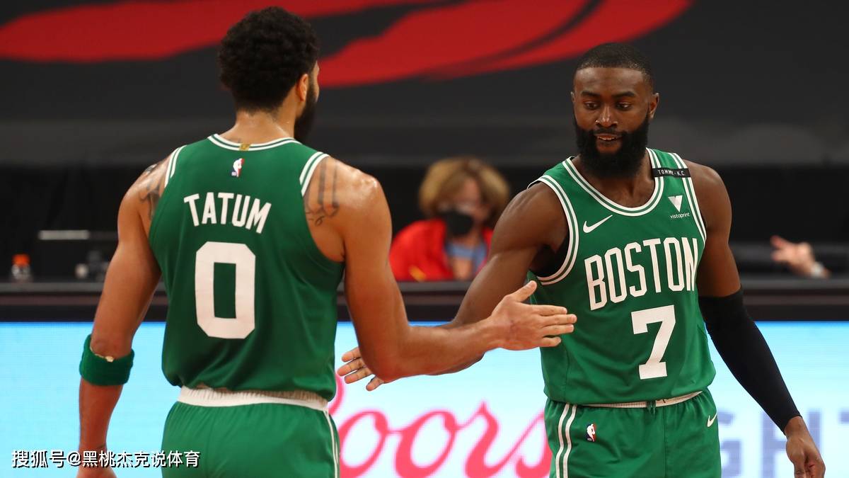 阿根廷女球迷掀起球衣庆祝原视频