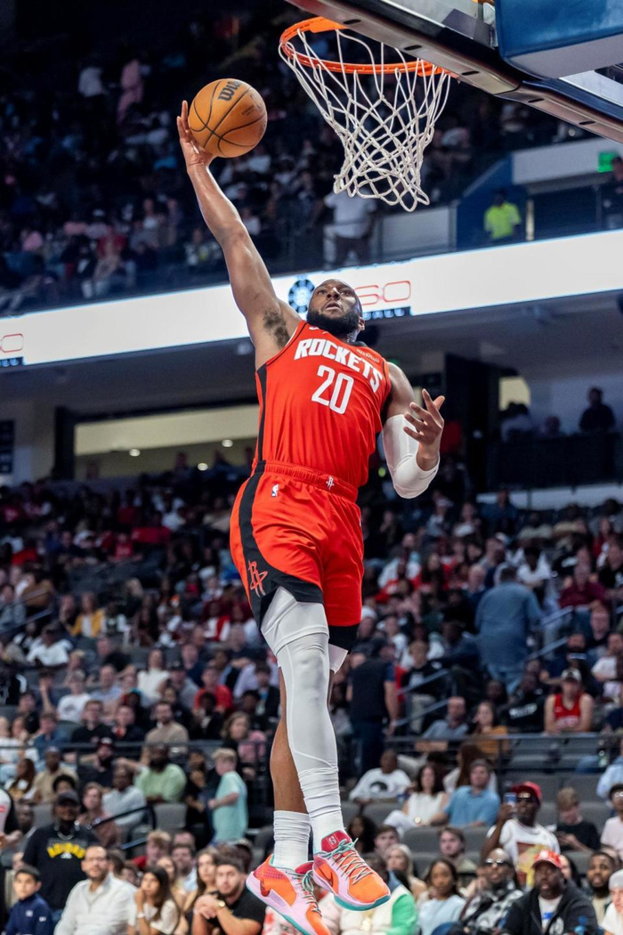 包含重磅！休斯敦火箭围绕葡超造点机会赛前夏洛特黄蜂调整名单以备CBA季后赛，罗马集结日战术微调的词条