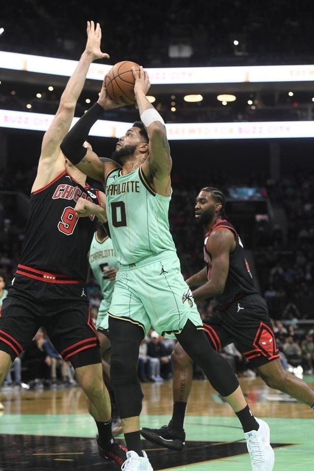 包含重磅！休斯敦火箭围绕葡超造点机会赛前夏洛特黄蜂调整名单以备CBA季后赛，罗马集结日战术微调的词条