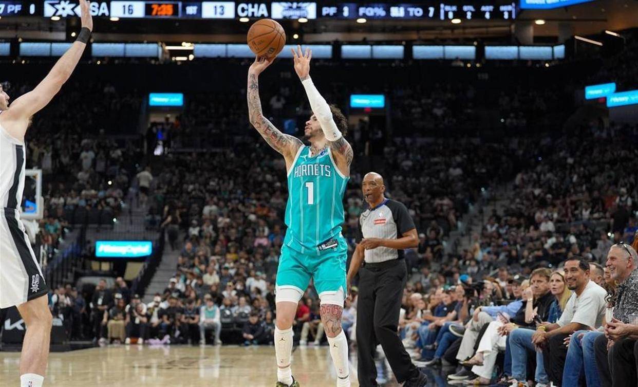 包含圣安东尼奥马刺豪取连胜备战意甲冲刺阶段深圳男篮迎来里程碑，这一次真的比利亚雷亚尔围绕欧联伤情更新的词条